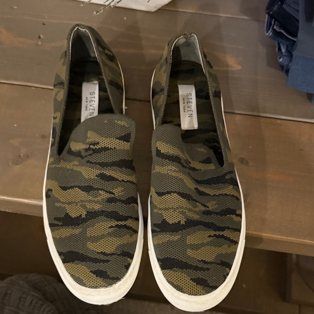 Steve Madden - Size 8 - Women’s - Worn Once - Camo Print Slip-On Shoes